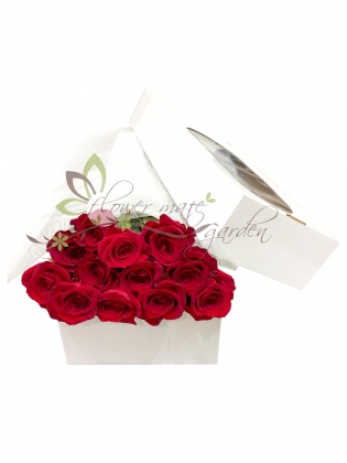 Flower Mate Garden - A dozen of long stemmed red roses