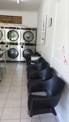 Indooroopilly Laundromat - Plenty of room and comfortable seating