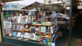 Andrew's Bookshop, Ivanhoe