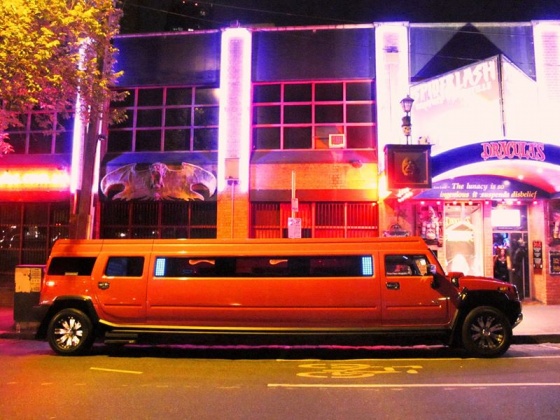 Humming in a Hummer - pink hummer hire